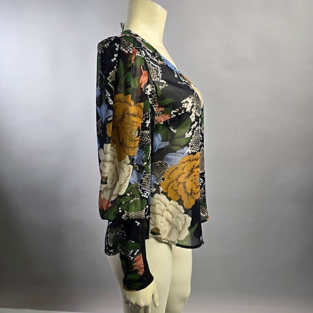 Cabi xs top R4 - Picture 2 of 4